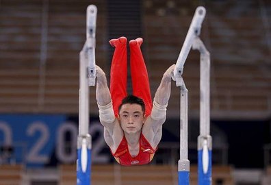 2021东京奥运会邹敬园体操男子双杠夺冠直播视频回放
